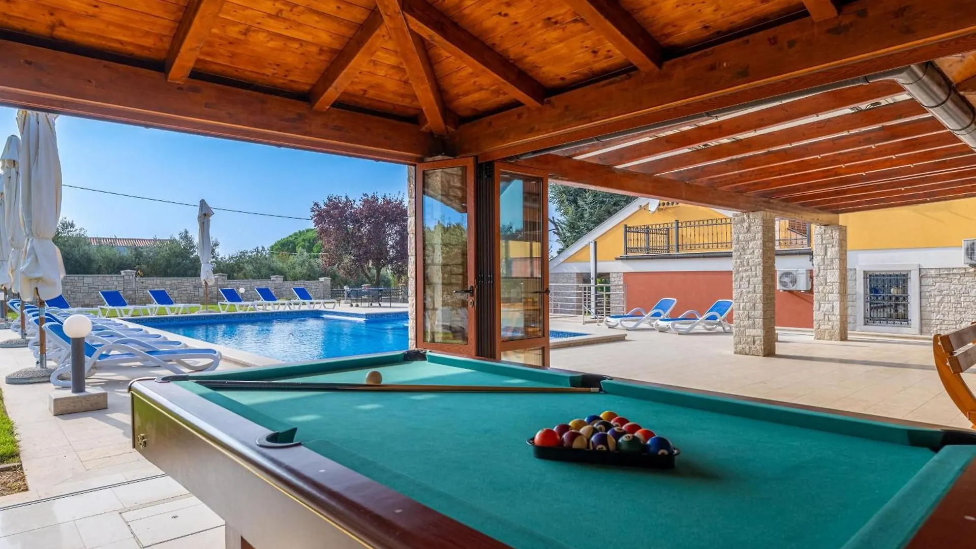 Villa Suzanne Banjole 0*,  Croatia