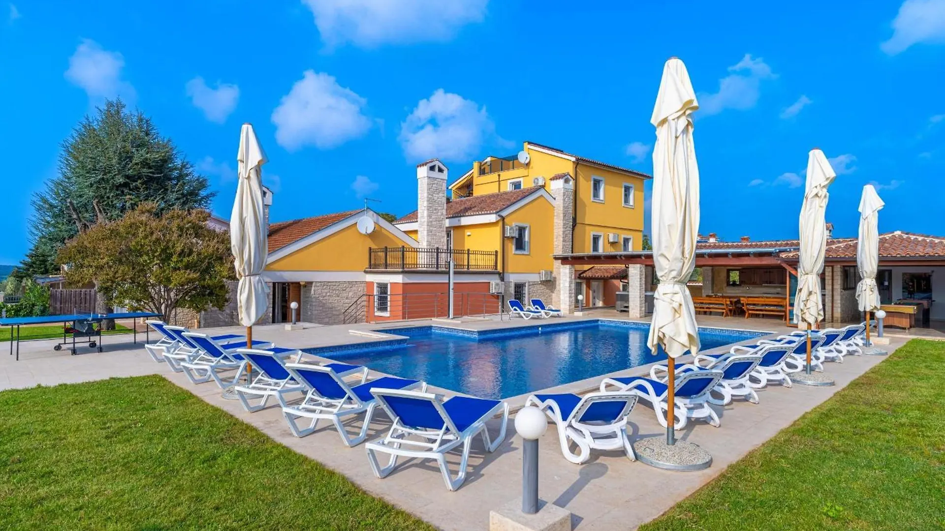 Villa Suzanne Banjole Holiday home