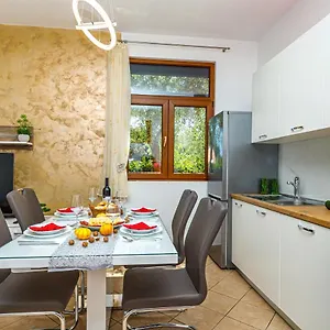  Apartment Kiki 150 Meters To The