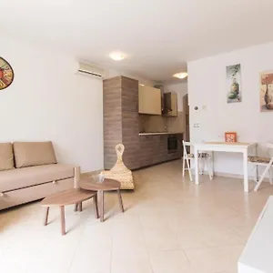  Apartment I & M
